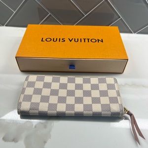 AUTHENTIC Louis Vuitton Clemence Damier Azur Pouch Rose Ballerine clutch wallet
